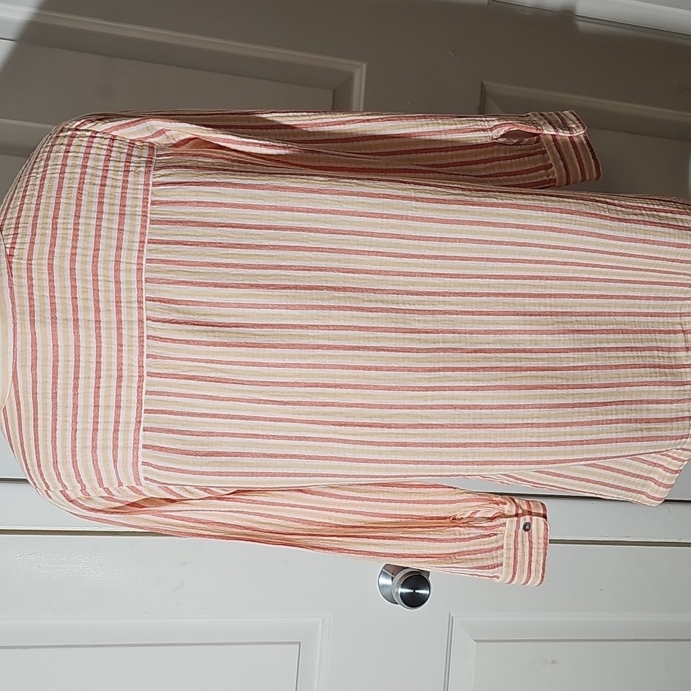 Soft Surroundings Button Down Shirt Long Sleeves. Pearl Buttons Med. Peach/white - Picture 6 of 11